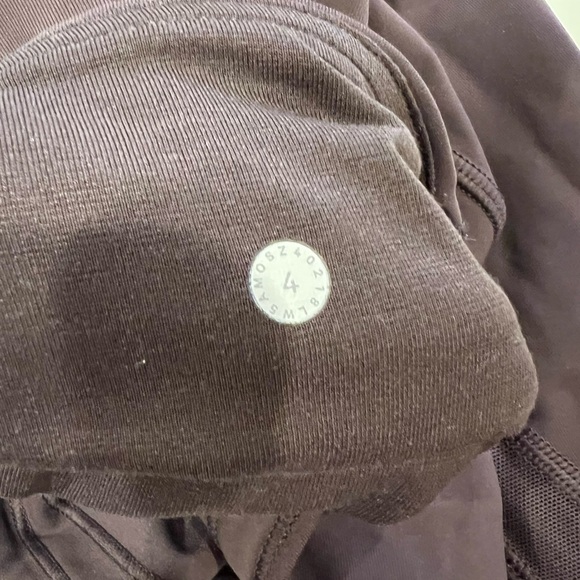 Lululemon size 4 deep purple leggings - Picture 5 of 9